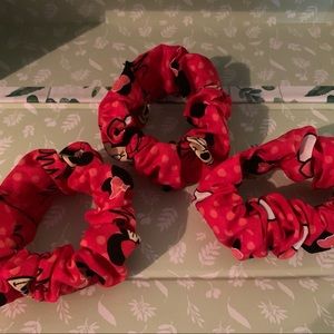 *HOMEMADE* Minnie Mouse Scrunchies